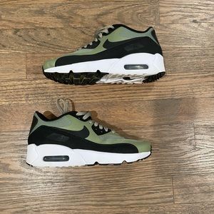 Hunter Green Nike Air Max